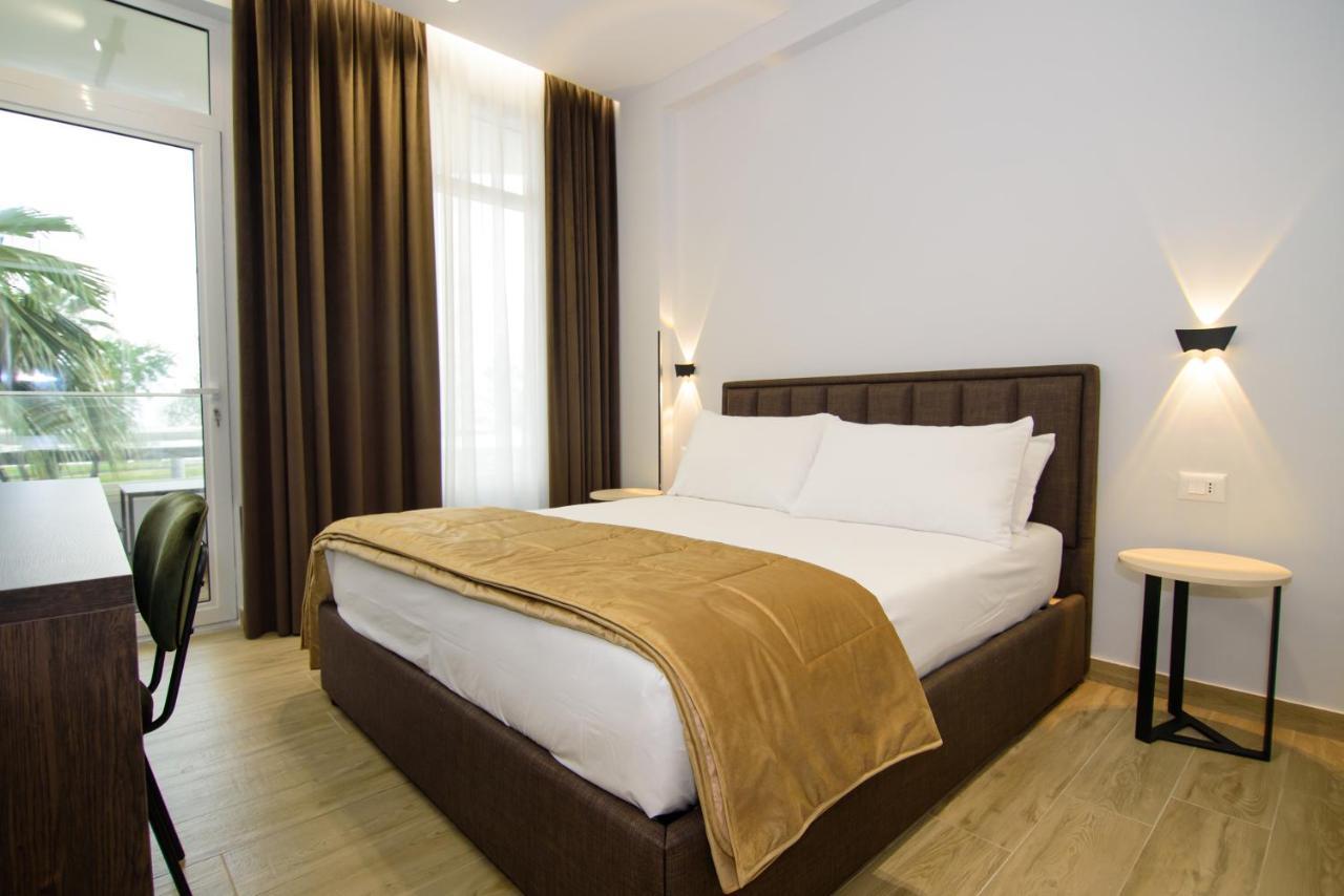 Palm Side Hotel Vlorë Habitación foto