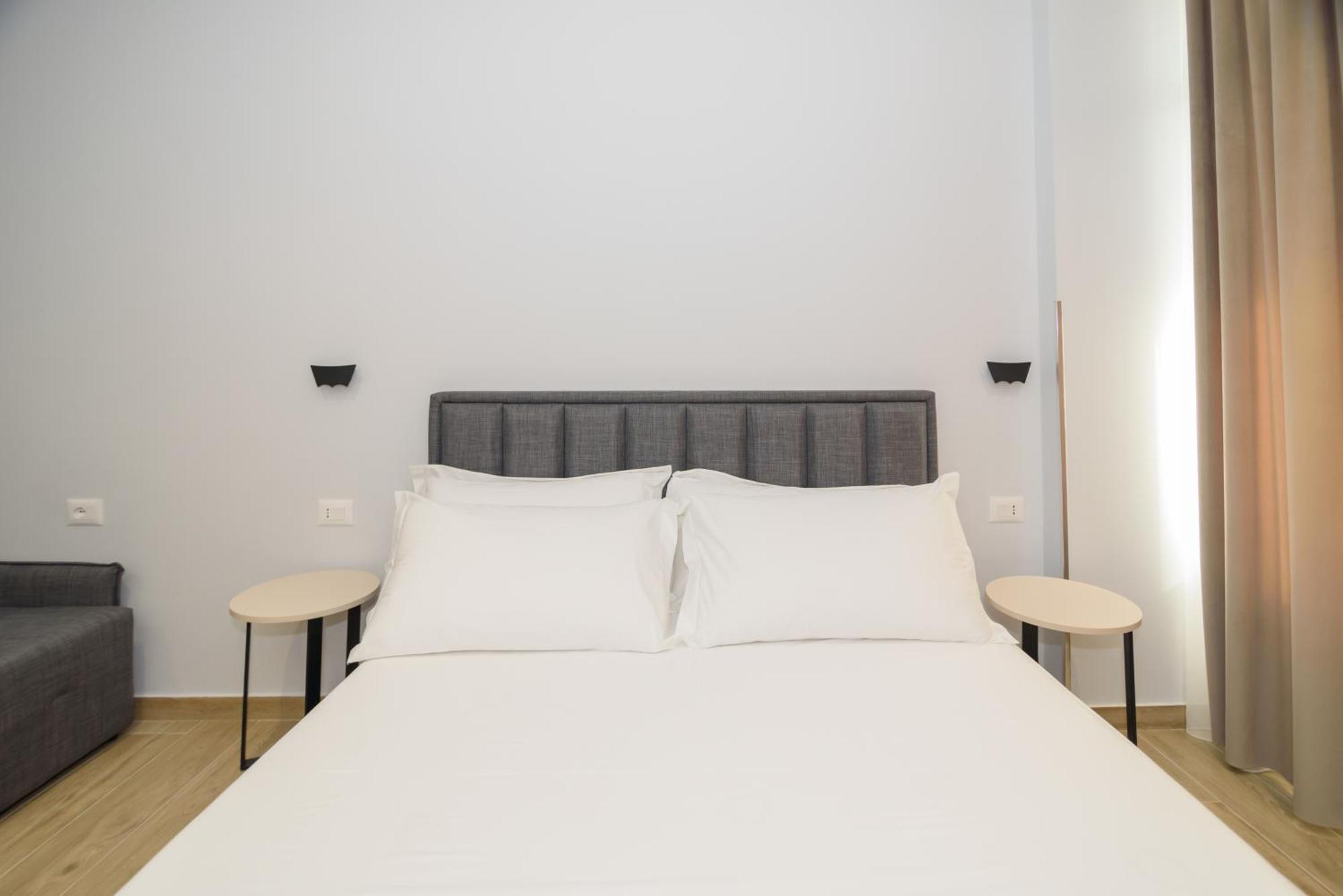 Palm Side Hotel Vlorë Habitación foto